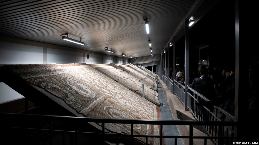 Російська влада готує до евакуації музейні цінності Криму – український Центр національного спротиву