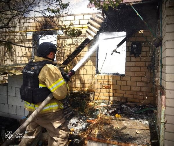 Рятувальники продовжують ліквідовувати наслідки ворожих атак