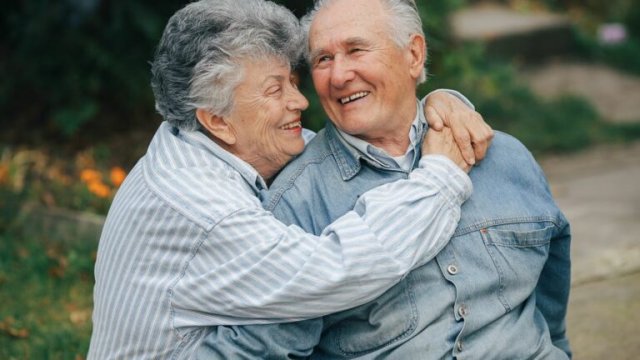 Українці, яким за 65, мають право на вищу пенсію, ніж 60-річні: роз'яснення від ПФУ