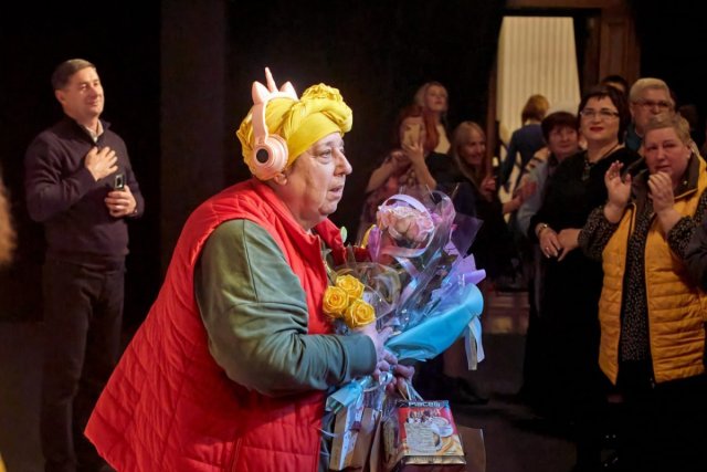 «Краще жити без сцени, театру, глядачів, ніж танцювати під арфи росіян». Історія народної артистки України Олени Галл-Савальської з Херсона