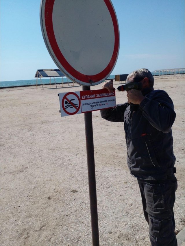 Помідорів мало, бичків нема: що почім в окупованому Генічеську