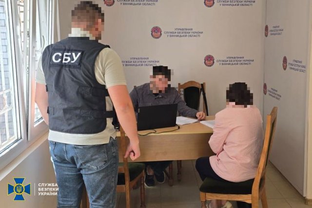 СБУ затримала ще одну колаборантку, яка працювала на окупаційну адміністрацію