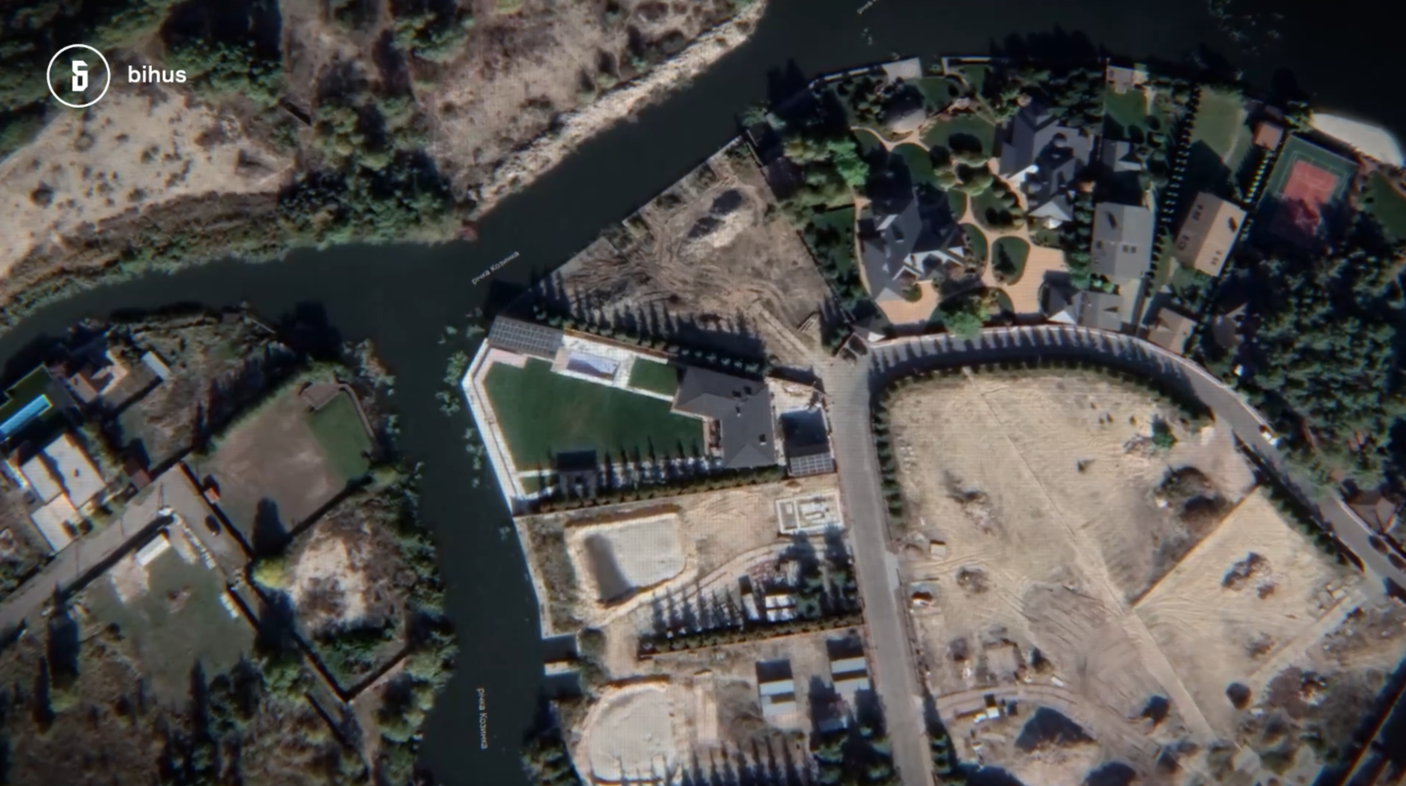 “Палац на маму, котедж - від тата”: нардепи продовжують обростати новими квадратними метрами і записувати їх на родичів