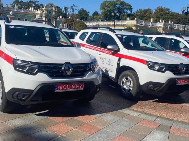 Херсонщина отримала три нові автомобілі для медиків