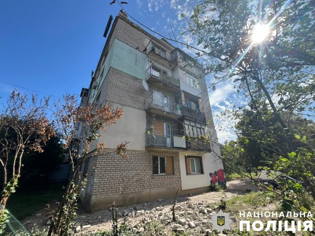 На Херсонщині через атаки росіян поранено п’ять людей та пошкоджено 19 будинків: слідчі документують наслідки воєнних злочинів окупантів