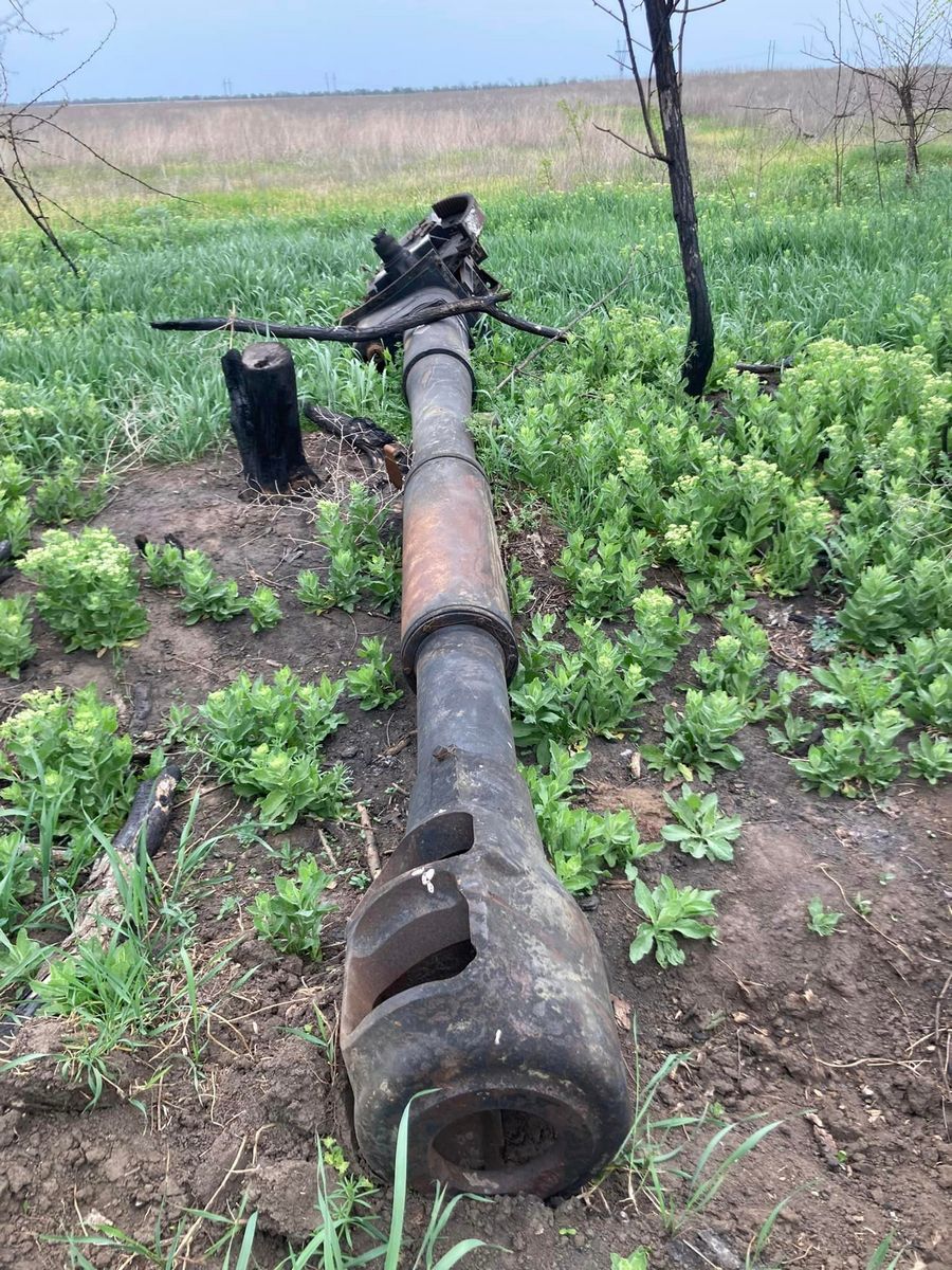 Незрима присутність окупантів: чому на полях звільненої Херсонщини досі купа військового брухту (фото)