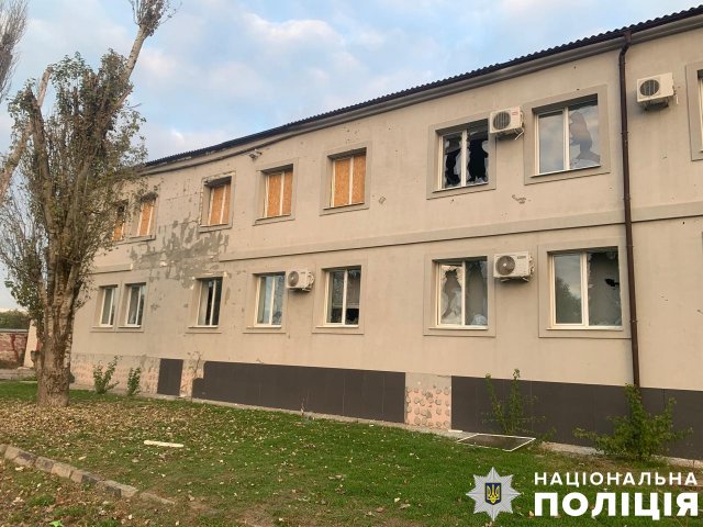 На Херсонщині внаслідок російських обстрілів одна людина загинула та дев’ять поранено, поліція фіксує наслідки атак