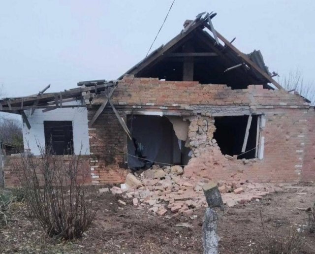 Наслідки вчорашнього російського обстрілу села Томарине