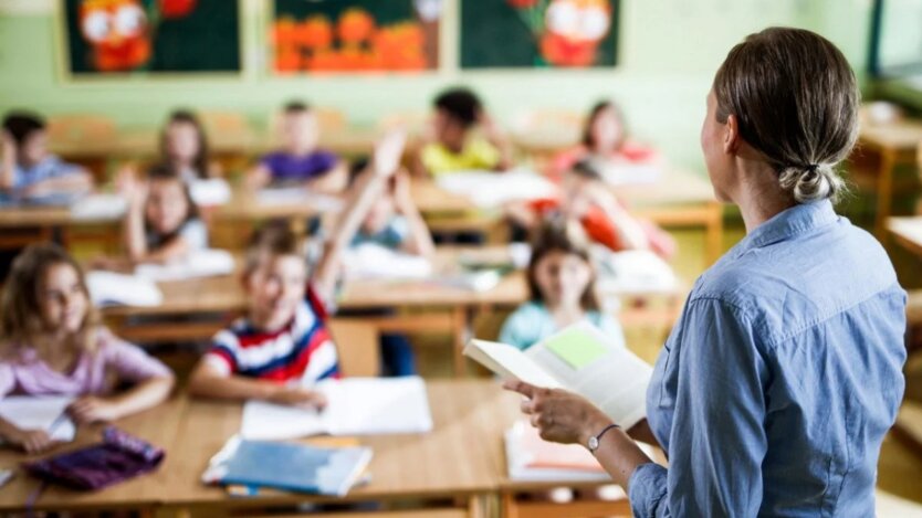 В українських школах удвічі скоротять обов'язкові предмети: як зміниться програма