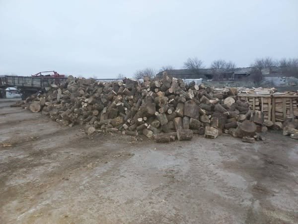 Благодійники передали тверде паливо для обігріву осель переселенців Херсонщини