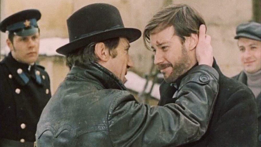 Школярів на лівобережжі Херсонщини “виховують” за допомогою радянського кінематографа