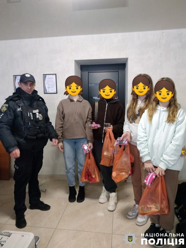 В Херсоні поліцейські влаштували пізнавальний захід для місцевих підлітків