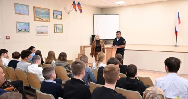 Окупанти залякують дітей у школах Генічеська, а потім одразу пропонують працювати на них