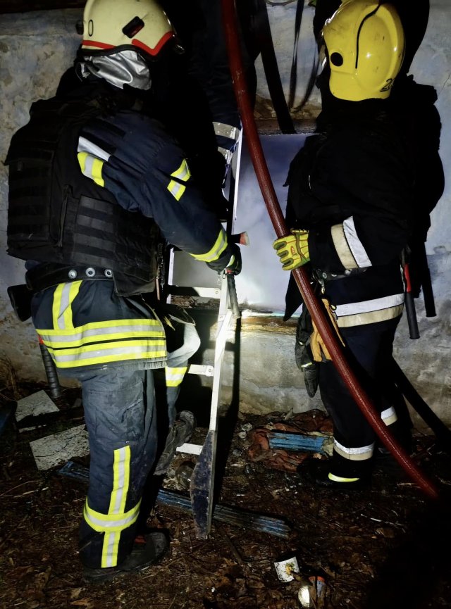 На Бериславщині під час гасіння пожежі в господарчій споруді рятувальники виявили тіло загиблого