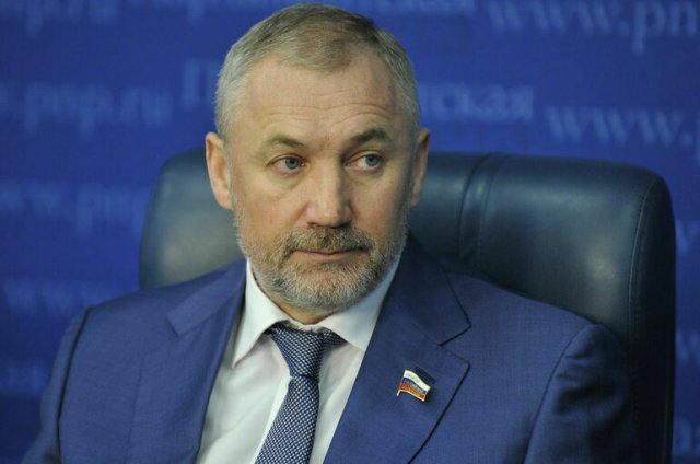 Окупаційний “сенатор” від Херсонщини Константін Басюк незаконно зареєстрував у Генічеську підприємство з виробництва дронів