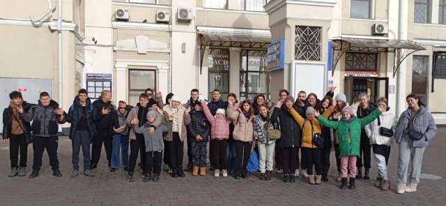 38 дітей із прифронтових громад Херсонщини вирушили на реабілітацію до Закарпаття