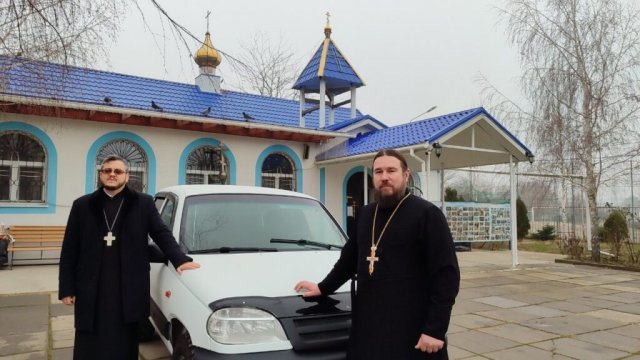 Попи з окупованого Криму постачають на Херсонщину позашляховики, які використовуються росіянами у військових цілях