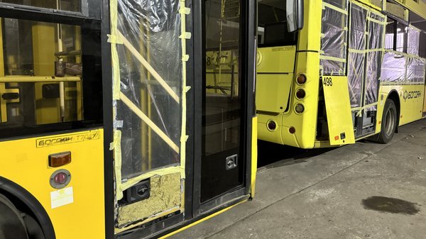 За рік армія РФ у Херсонській громаді атакувала близько 500 одиниць транспорту — МВА