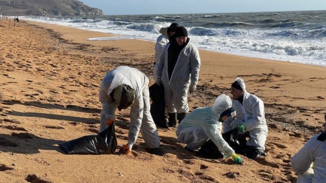 Росіяни використовують молодь і студентів з лівобережжя Херсонщини для ліквідації екологічної катастрофи в Криму