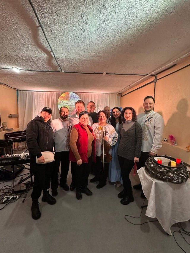 Попри війну, артисти Херсонського обласного театру продовжують працювати для херсонців