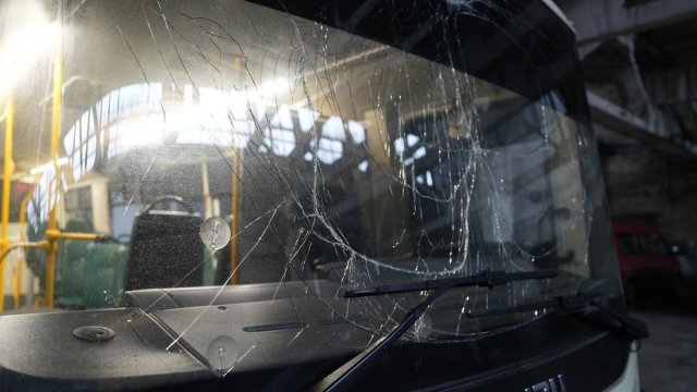 Двоє поранених через атаку дрона РФ маршрутки у Херсоні перебувають у важкому стані — ОВА