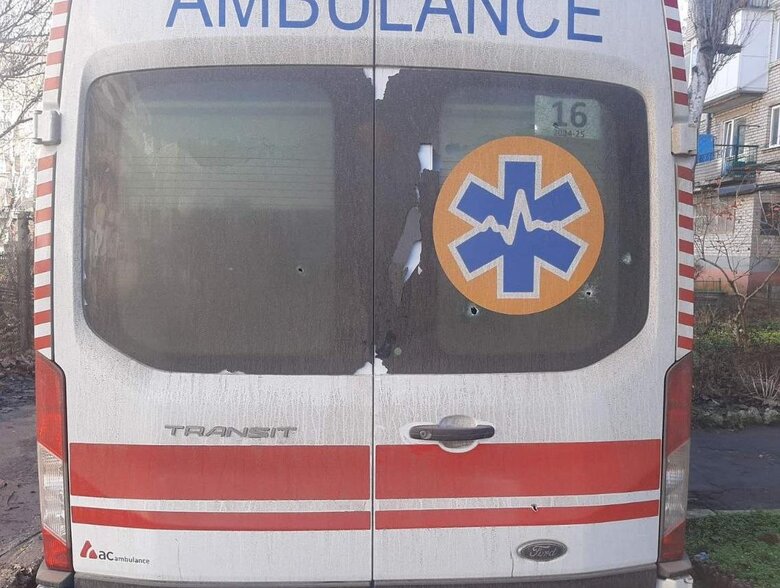 Росіяни з дрона атакували швидку