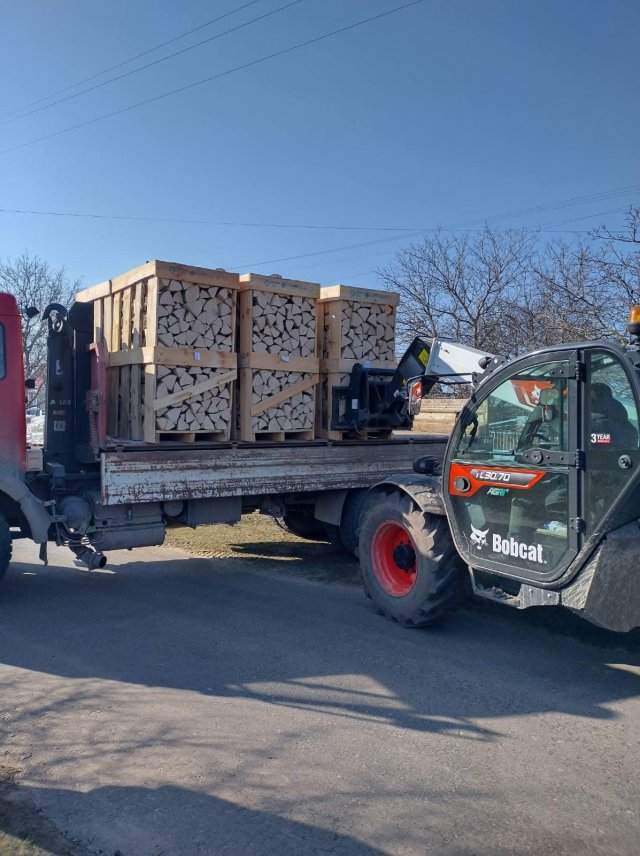 Благодійники забезпечили паливом 29 родин у Кочубеївській громаді