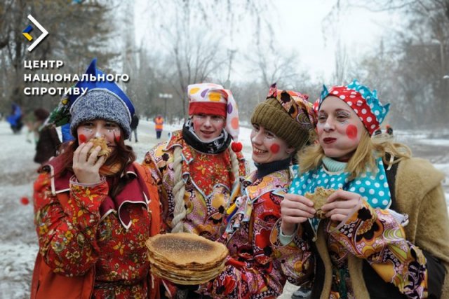 Окупанти намагаються насадити російську культуру святкування масниці
