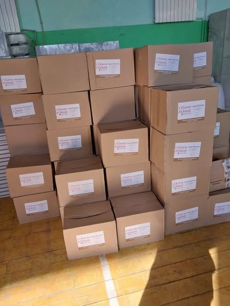 Благодійники продовжують надавати гуманітарну допомогу вимушеним переселенцям