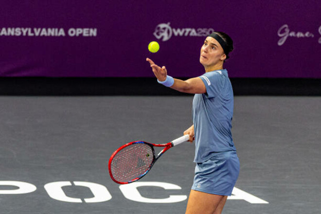 Херсонка Калініна двічі не подала на матч і програла нейтралці на турнірі в Румунії