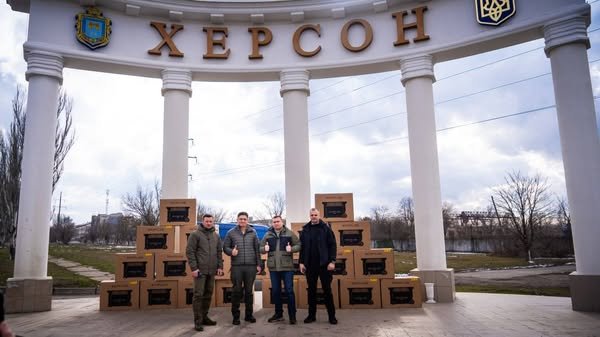 Медичні заклади Херсонщини отримали альтернативні джерела живлення від Люксембургу