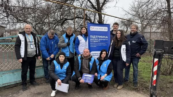 Жителі Херсонщини продовжують отримувати паливні брикети