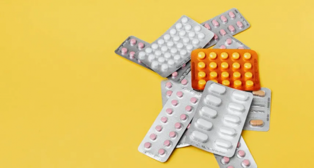 В Україні подешевшають ще понад 100 медичних препаратів, - МОЗ