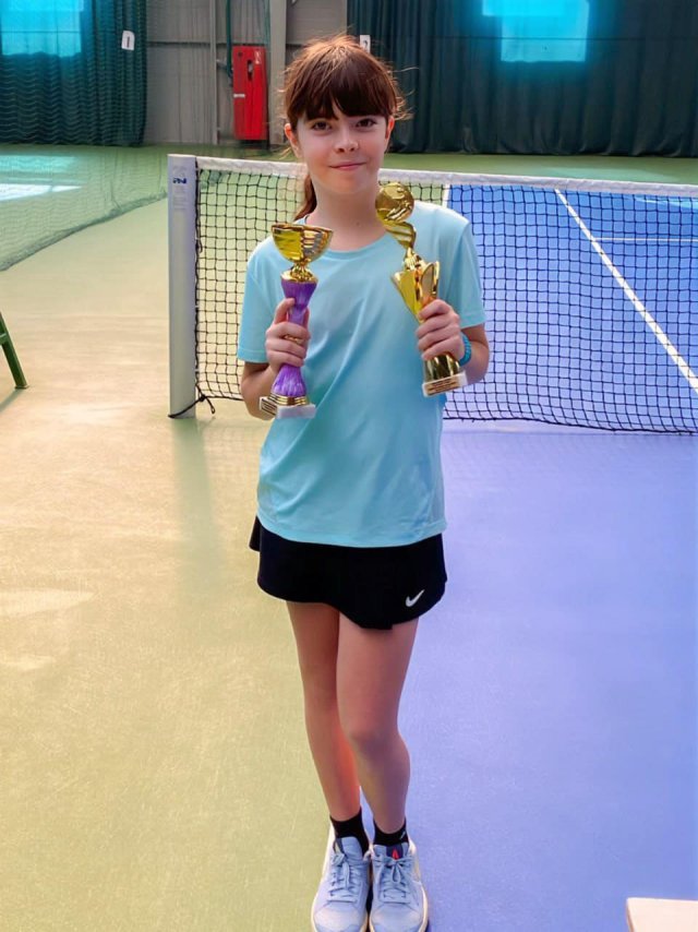 Юна спортсменка з Херсона здобула подвійну перемогу на всеукраїнському турнірі з тенісу