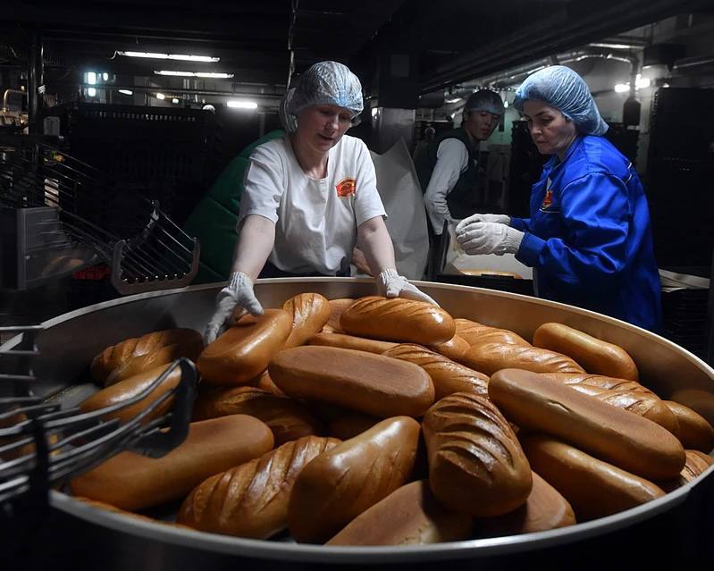 З 1 березня в росії ціни на хліб зростуть на 10-12%: подорожчання очікується й в ТОТ України
