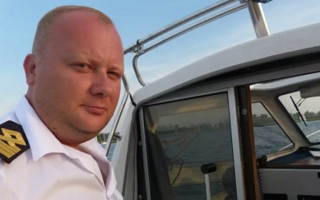 Посадовцю комунального підприємства Херсона, який надавав теплоходи для перевезення окупантів, інкримінують пособництво ворогу