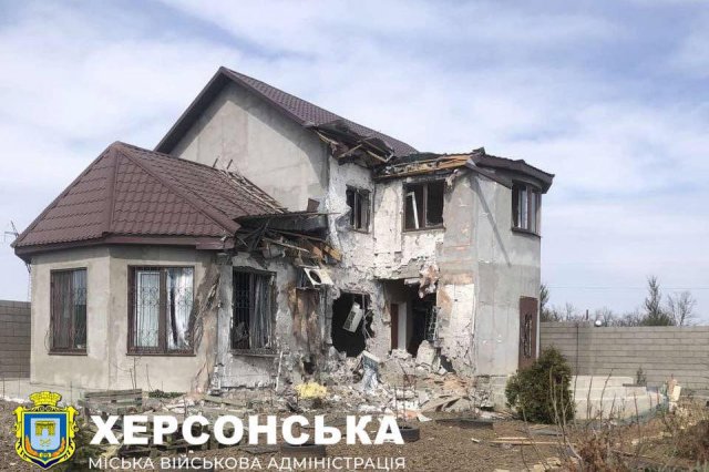 Наслідки ворожого удару по житловому кварталу Зеленівки