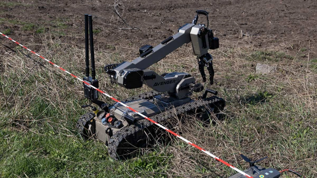 На Херсонщині використовують понад 10 машин для розмінування