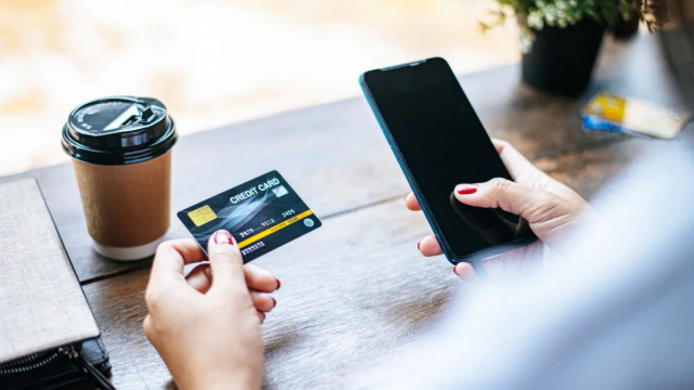 Ощадбанк запровадив додаткові обмеження на перекази коштів та використання грошей з рахунку