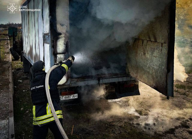 У Білозерці піля атаки дроном загорілася вантажівка