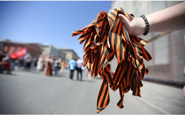 Жителя лівобережжя Херсонщини судитимуть за підпал так званої “георгіївської стрічки”