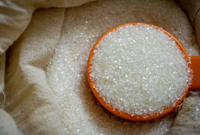 В Україні почала рости ціна на цукор: експерти радять зробити запас на літо