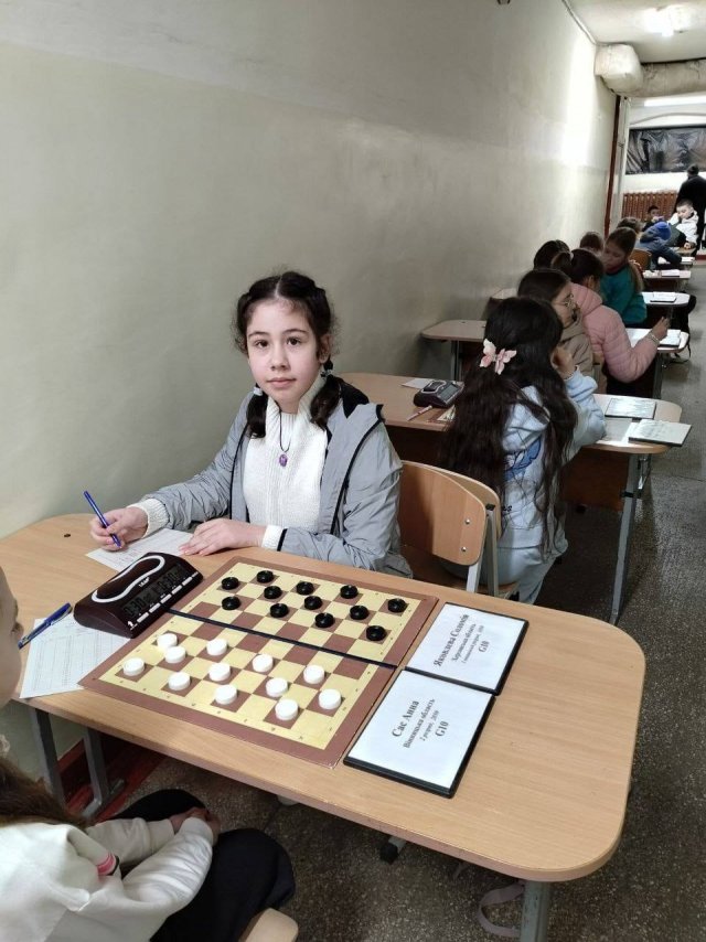 Дев’ятирічна шахістка з Херсонщини здобула нагороди на Чемпіонаті України.