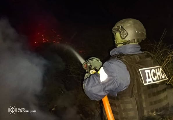 Великоолександрівські рятувальники ліквідували пожежу на відкритій території