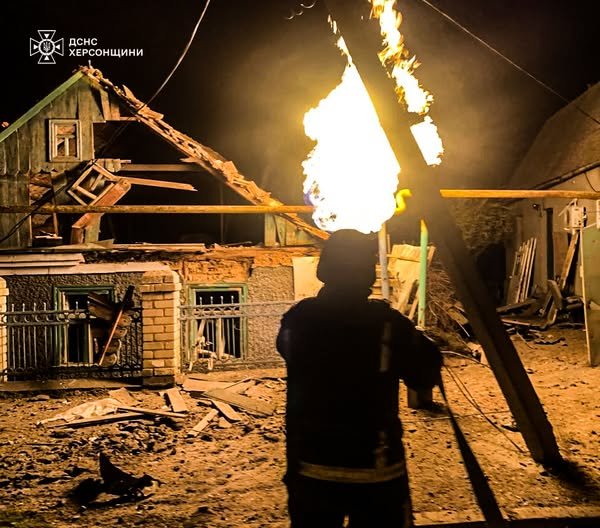 Минулої доби рятувальники ліквідували дві пожежі на Херсонщині