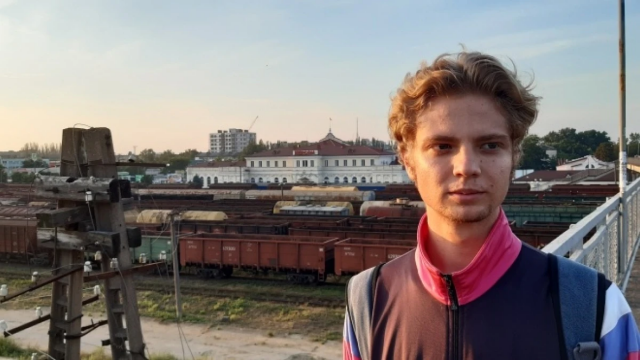 Він два роки жив в окупації на Херсонщині, навчався в українському виші, ховався від обшуків та допомагав ЗСУ, - неймовірна історія юнака з Херсонщини