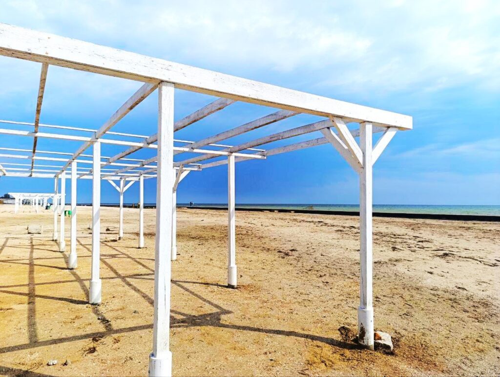 Росіяни обіцяють якимось чином заманити на лівобережжя Херсонщини цього року до 100 тисяч туристів