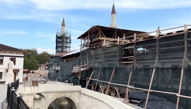 У Криму окупанти знищили унікальну фреску Ханского палацу в Бахчисараї