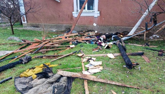 У Зеленівці на Херсонщині російський дрон атакував будинок літньої жінки