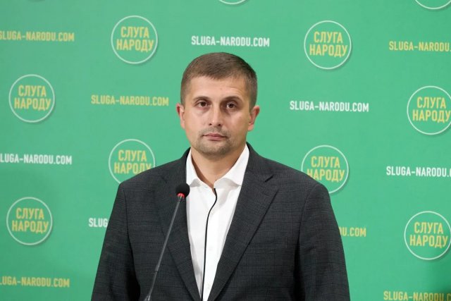 Тимчасово керувати херсонськими “Слугами народу” буде нардеп Козир